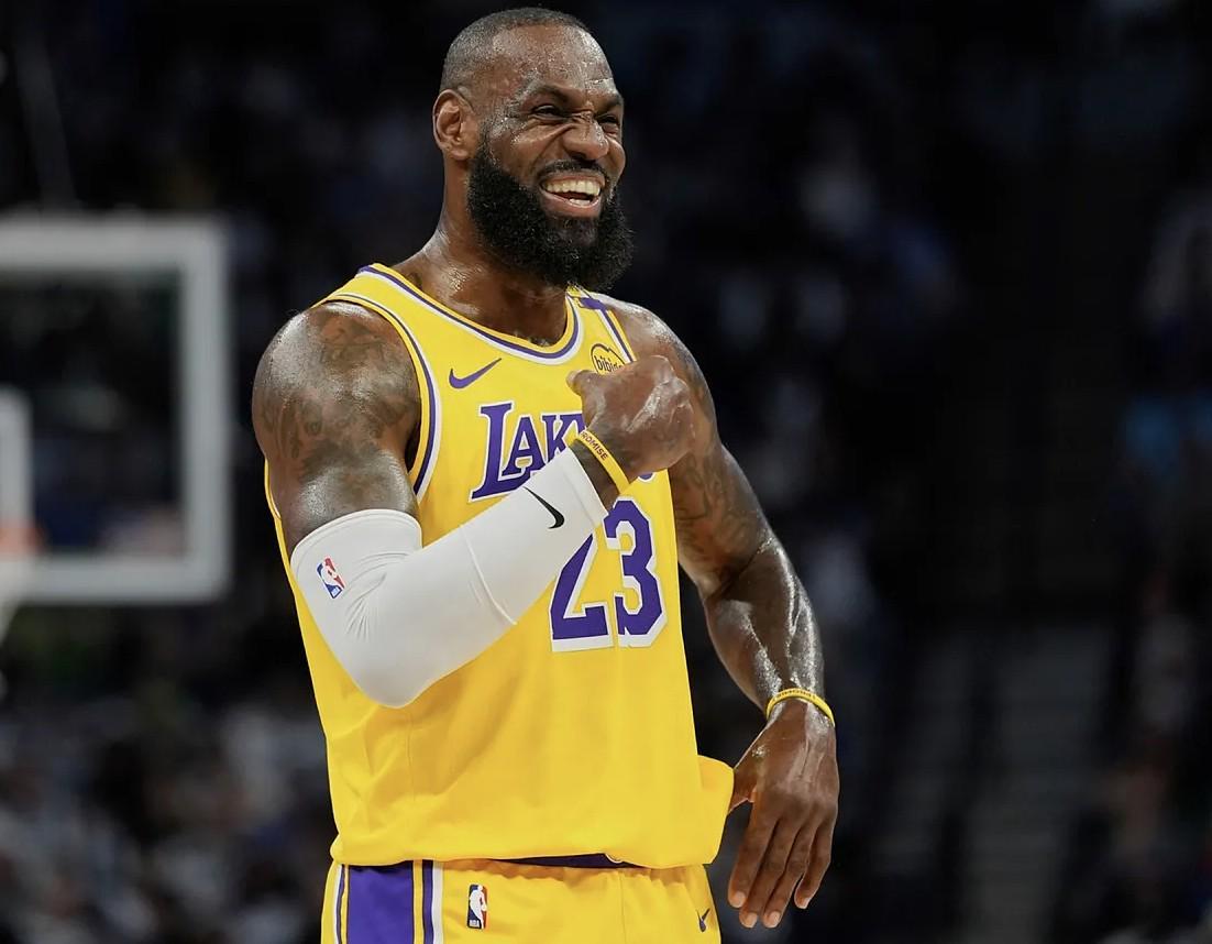 世界杯客户端下载说明-詹姆斯谈东契奇绝杀：划时代球员的关键进球，绝对大场面先生